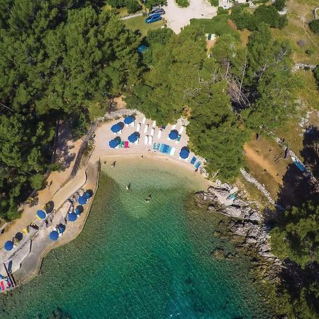 2 Bedroom Awesome Apartment In Veli Losinj Luaran gambar