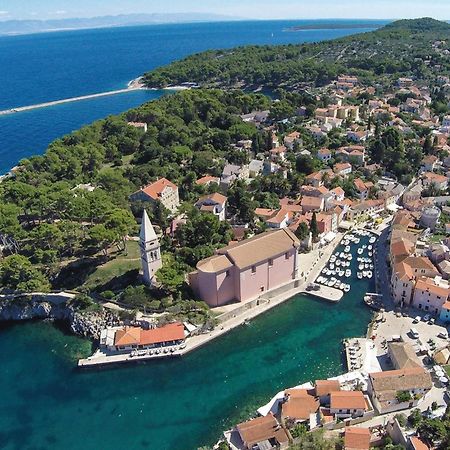 2 Bedroom Awesome Apartment In Veli Losinj Luaran gambar