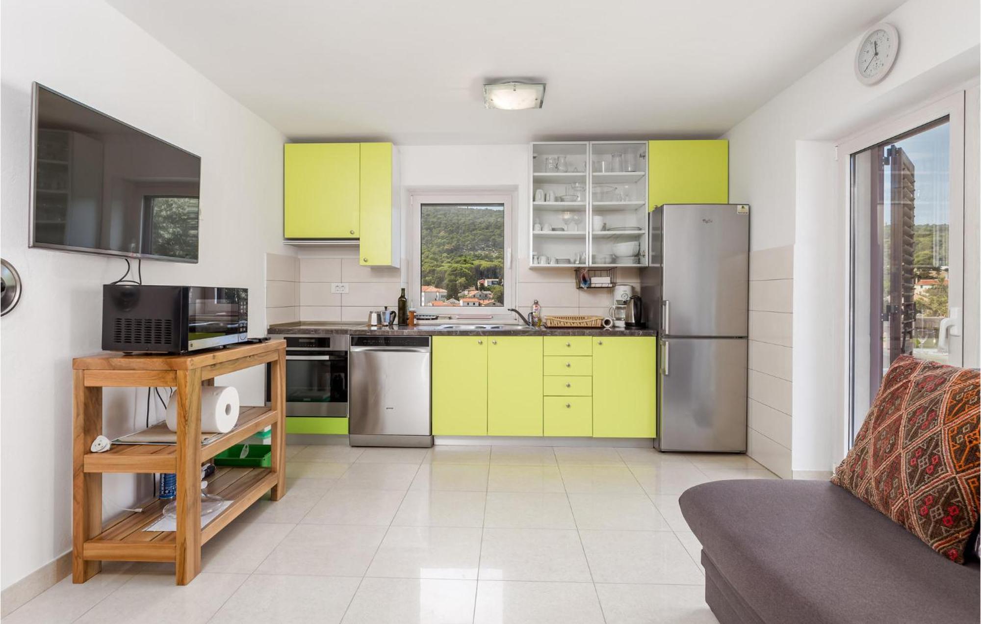 2 Bedroom Awesome Apartment In Veli Losinj Luaran gambar