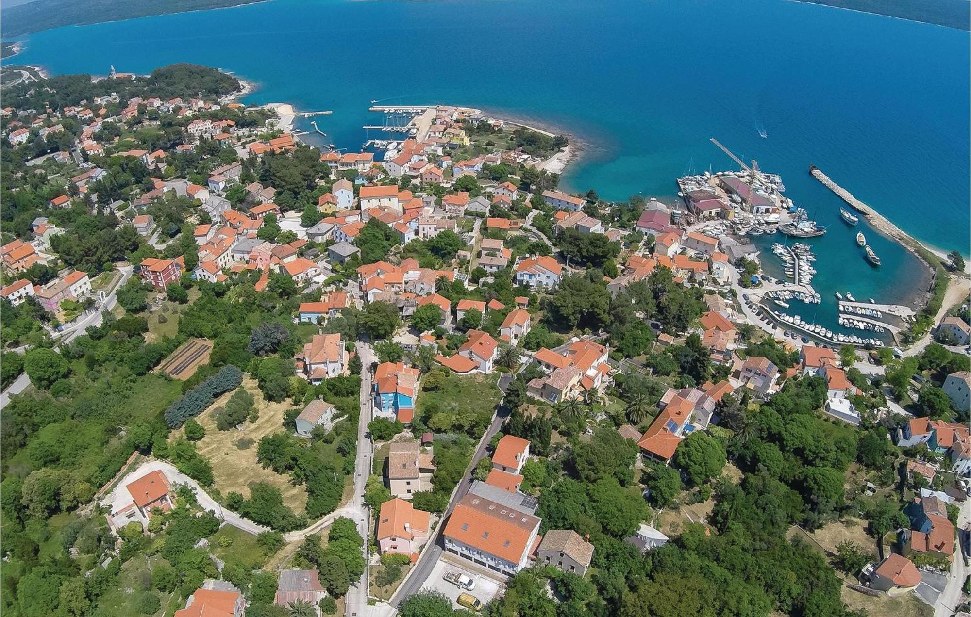 2 Bedroom Awesome Apartment In Veli Losinj Luaran gambar