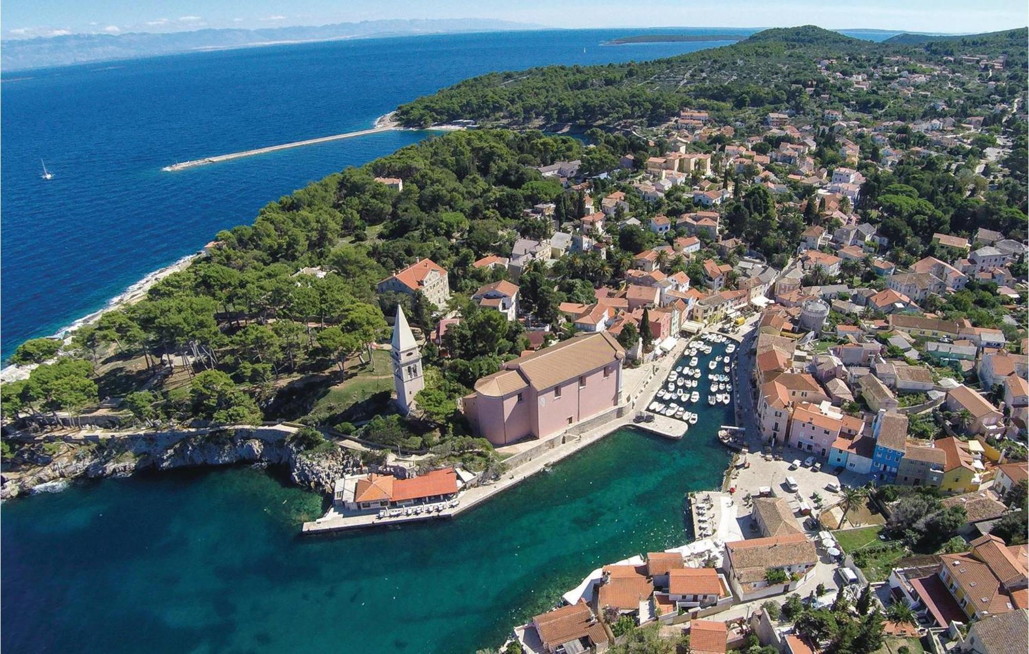 2 Bedroom Awesome Apartment In Veli Losinj Luaran gambar